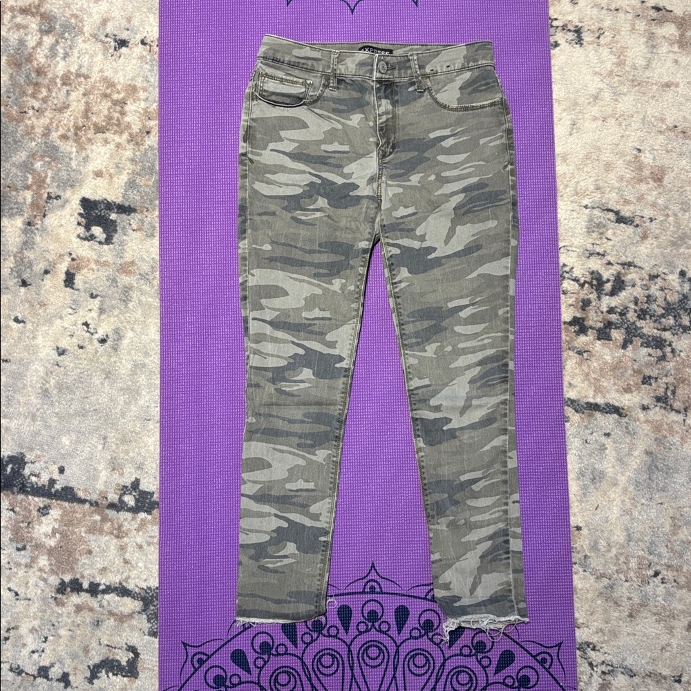 Express Camouflage Women Jeans size 4